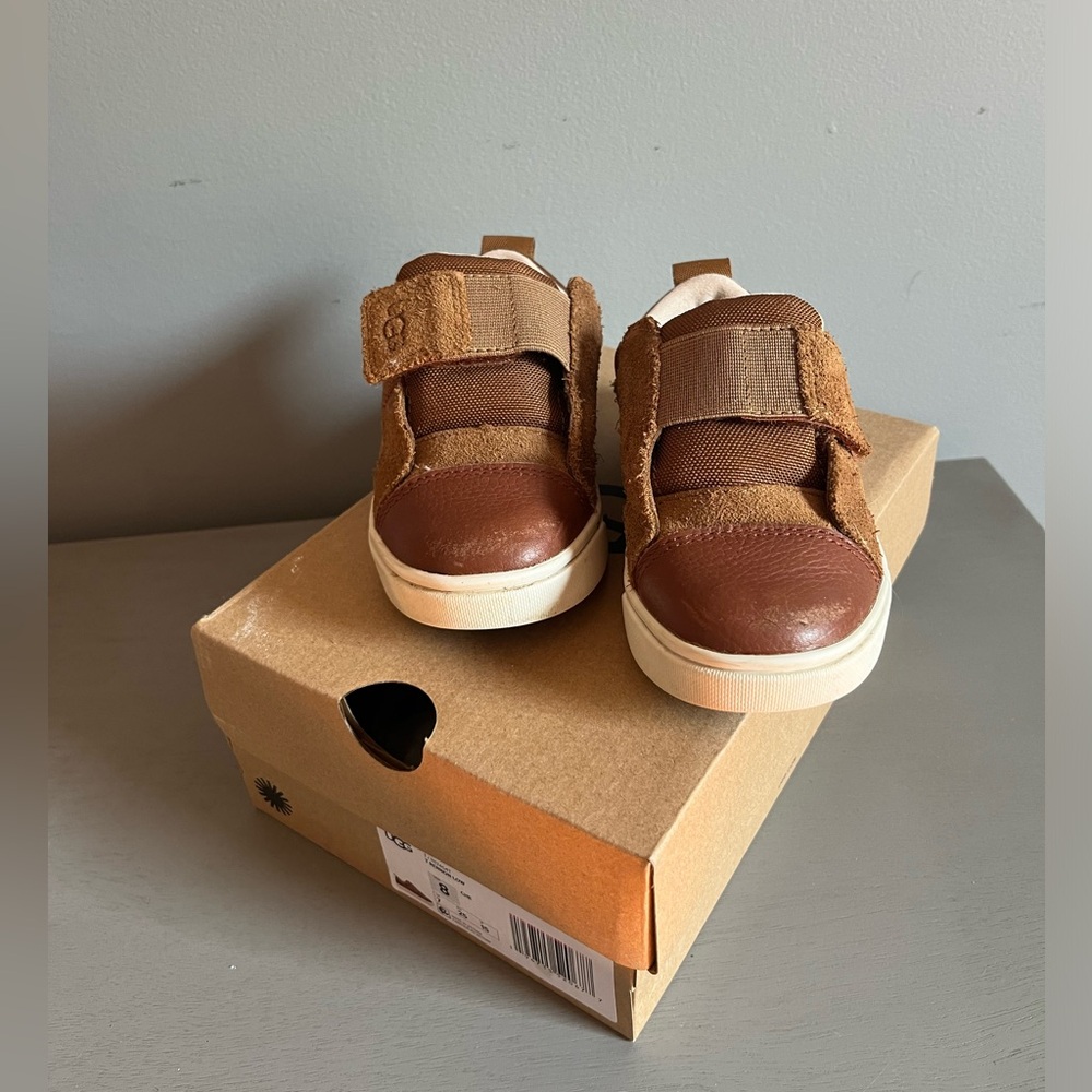 Ugh Rennon Low toddler shoe